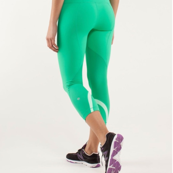 Lululemon Run: Inspire Crop II | Very Green / Fresh Teal | Size 4 - Picture 2 of 10